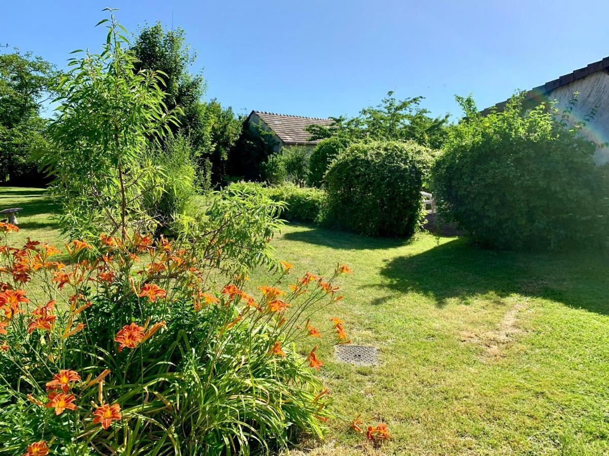 Chez Madame Titus Villa Ormoy-Villers Exteriör bild